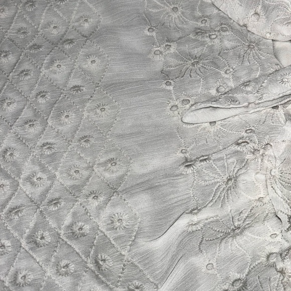 Astr the Label White Gauzy Eyelet Off Shoulder Flowy Cottagecore Peasant Top M - Picture 13 of 15